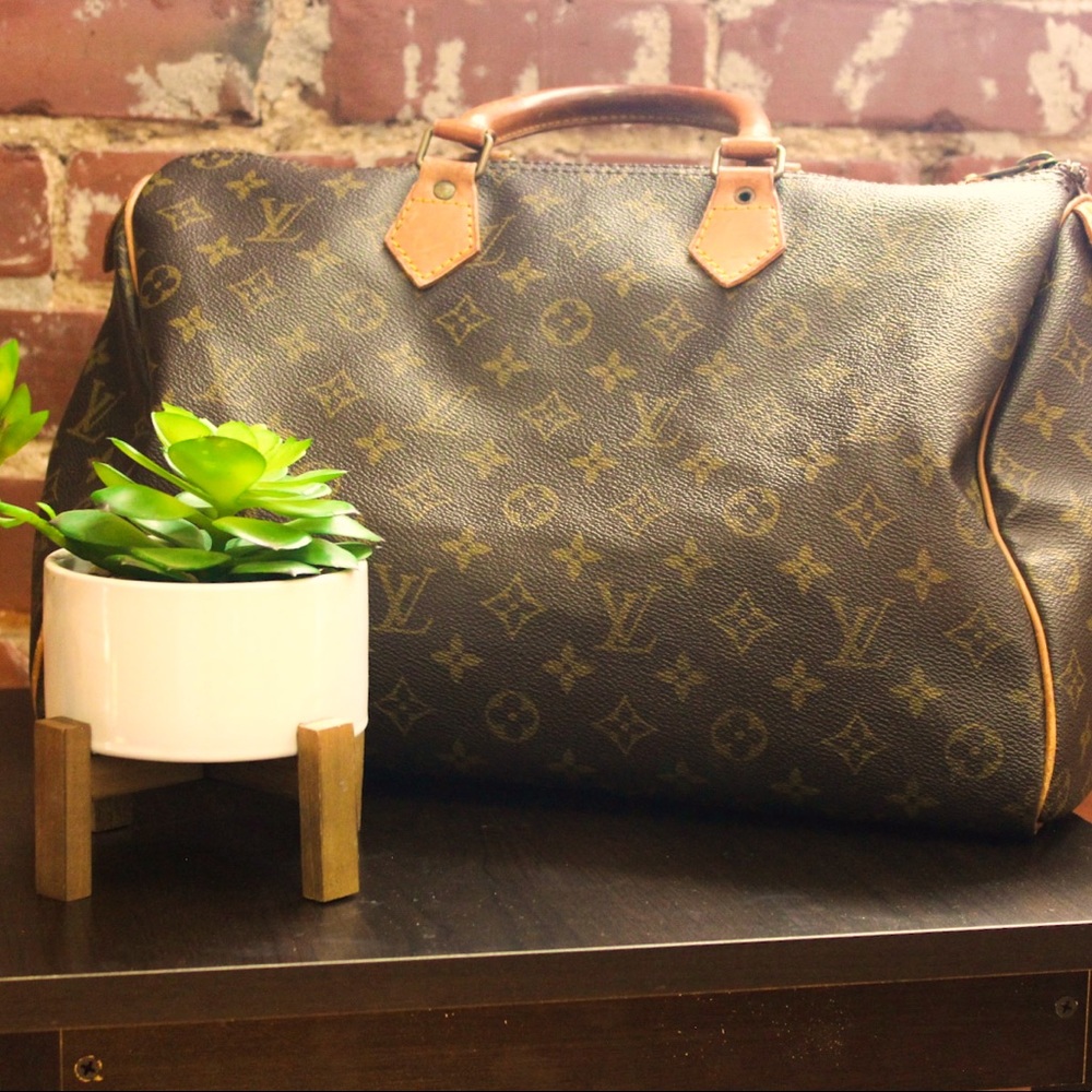 Louis Vuitton speedy